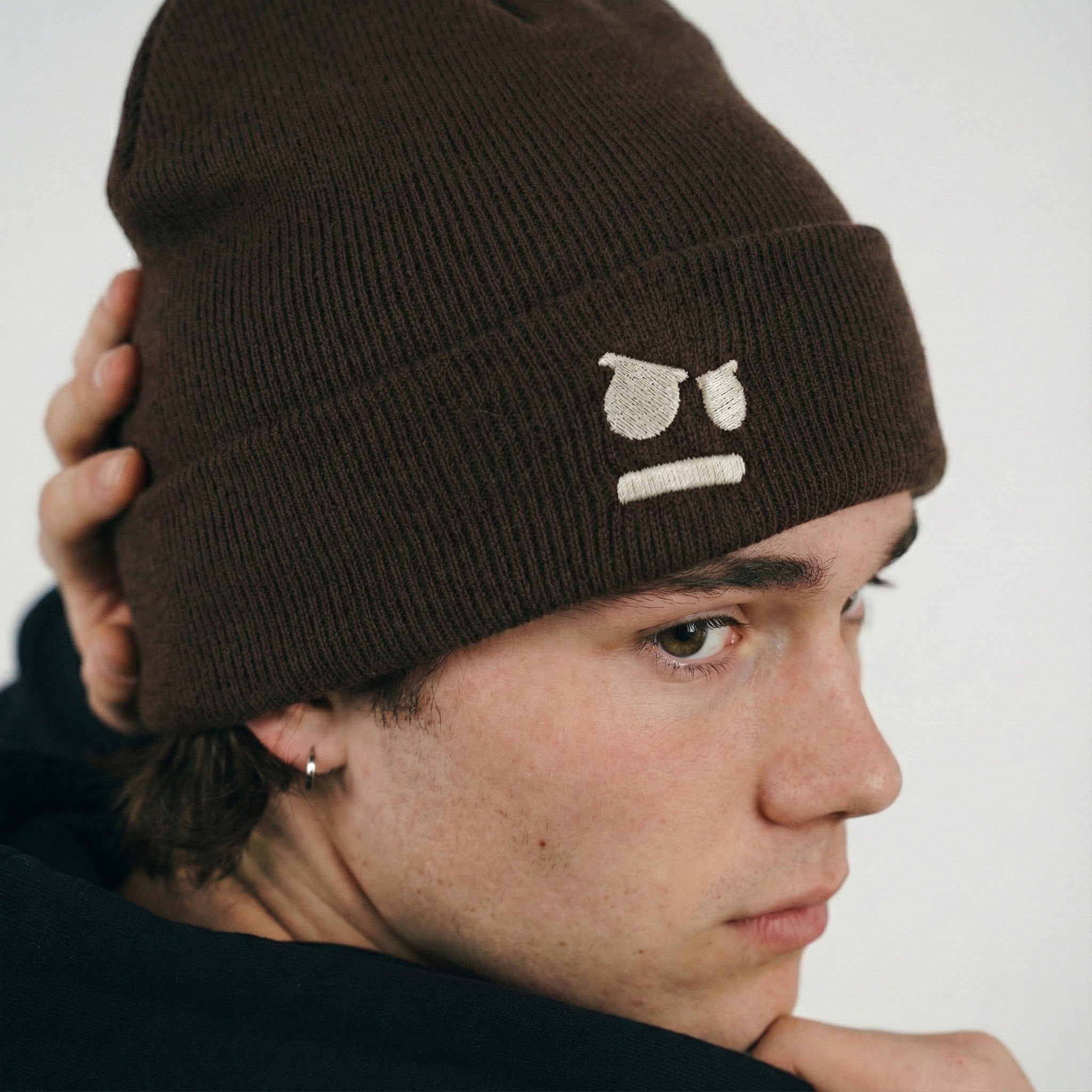Unsympathisch TV FACE Logo Beanie Mokka 430998